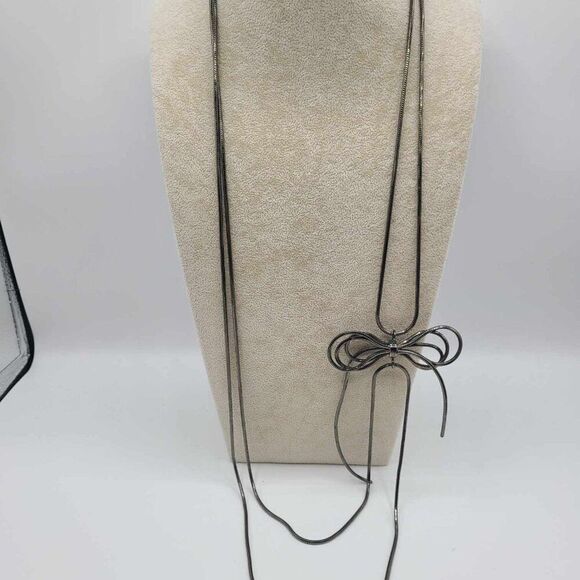 J Crew Gunmetal Snake Chain Long Bow Double Strand Necklace  NWOT! - Picture 9 of 9